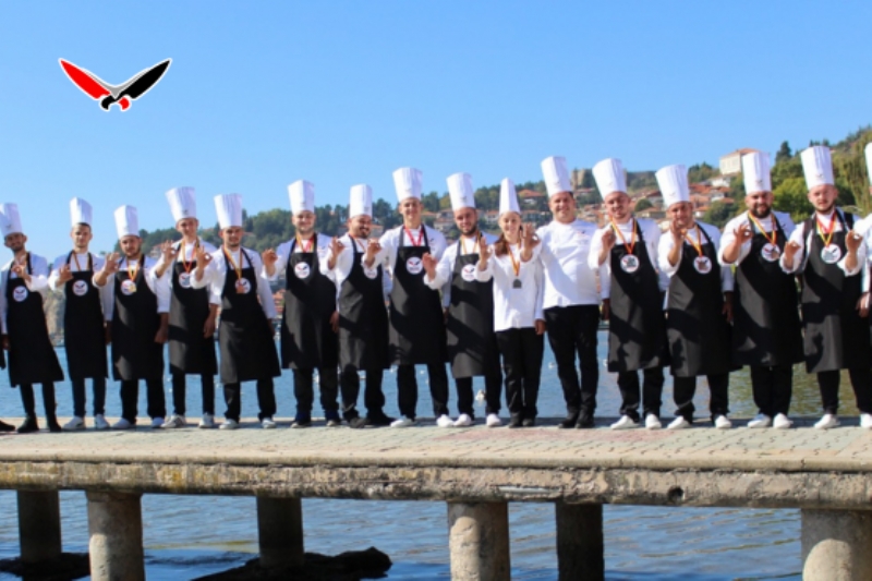 Kurs Zv. Shef Kuzhine ne Tirane | Zhvilloni Aftesite e Menaxhimit | Kurse Kuzhine | Kurse 3, 6 dhe 9 mujore per Shef Kuzhine, Kuzhinier, Ndihmes Kuzhinier dhe Picier | Kurse Picerie | Shkolle Profesionale